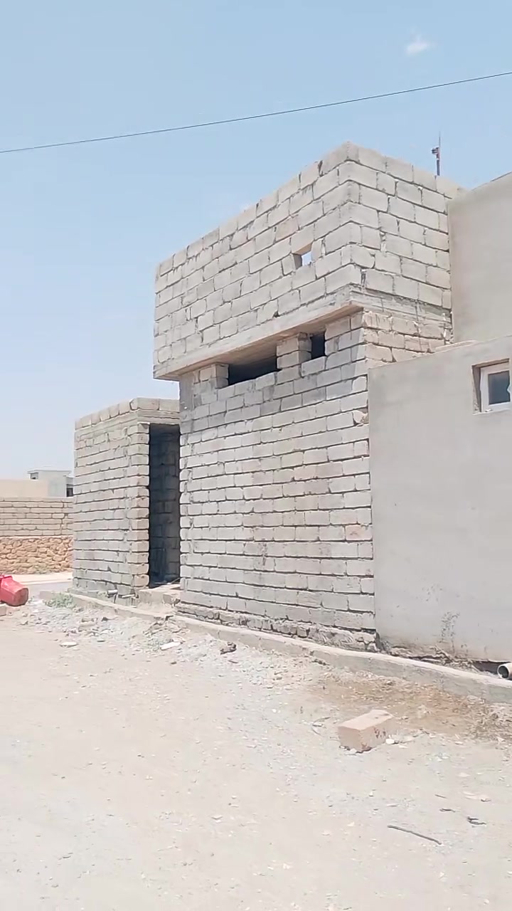 حي كفاح الشمالي قرب سايدين جديد ✅  5دقائق أنت بل سوك قرار 25سند 
بيت للبيع طابقين طابق الأول مثل ما موضح 
طابق ثاني غرفتين+ صحيات داخلي نص هيكل يحتاج لبخ داخلي فقط 
السعر 35وبيها مجال قليل بيع مستعجل 
سعر مناسب جداً يشهد الله سعر اخو بلاش 
للتواصل على رقم هاتف 
***********
فقط الشراي يتصل وبخدمتكم

