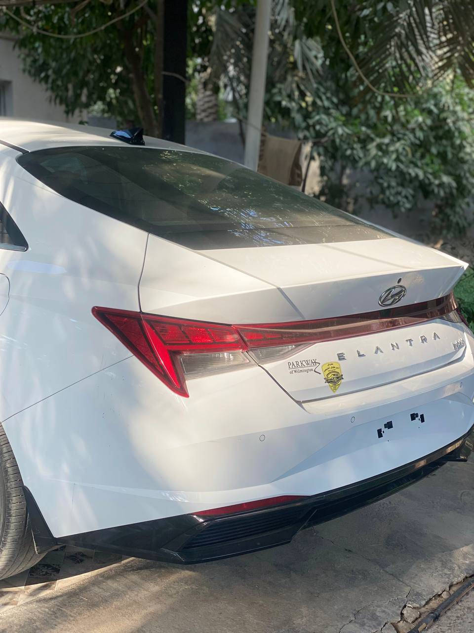🚗 للبيع: Hyundai Elantra Hybrid فل كامل – وارد أمريكي 🇺🇸
🔹 موديل: 2023
🔹 ممشى: 55 ألف كم
🔹 اللون: أبيض 🤍
🔹 رقم: بغداد إنكليزي
🔹 حادث: بسيط جداً (غير مؤثر)
🔹 الحالة: نظيفة جداً وكلشي يشتغل 100٪

✨ المواصفات:

✔️ محرك 1.6 هايبرد اقتصادي جداً
✔️ فتحة سقف
✔️ مقاعد جلد
✔️ شاشة كبيرة + عدادات ديجيتال
✔️ Apple CarPlay & Android Auto
✔️ تشغيل بصمة + دخول ذكي
✔️ تبريد وتدفئة مقاعد
✔️ رادار أمامي + مثبت سرعة ذكي
✔️ نظام المحافظة على المسار
✔️ مراقبة النقطة العمياء
✔️ كاميرا خلفية + حساسات أمامية وخلفية
✔️ لايت زنون أمامي
✔️ بك لايت خلفي متصل (شكل رياضي مميز)
✔️ جنوط رياضية + أضوية LED+زنون بلادي ولد نهاري 

🚘 السيارة ما تحتاج أي صرف وجاهزة للفحص بأي مكان.
استخدام شخصي ونظيفة جداً.

💰 السعر: 165 ورقة 
📌 بيها مجال بسيط 

📍 الموقع: بابل
📞 الاتصال المباشر: ***********
❌ غير متواجد على فيسبوك 

⚠️ملاحظة السياره مابيها قطرة صبغ بس بارد نفس ما موضح بل منشور على حادث امريكا( وكله راجع على بارد ) وبيها بارد شبر باب الصدر  اليمنى فقط وبي مكان يعجبك روح افحص
