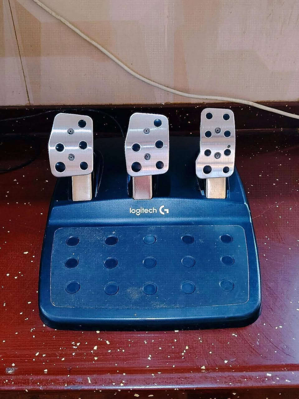 من رخصة الادمن . دركسون لوجتيك g29 نضافتة 99% شغال واذا بي اي خلل اخذة ببلاش . استخدام شهر متقطع للأستفسار اتصل على الرقم او راسلني خاص ***********
