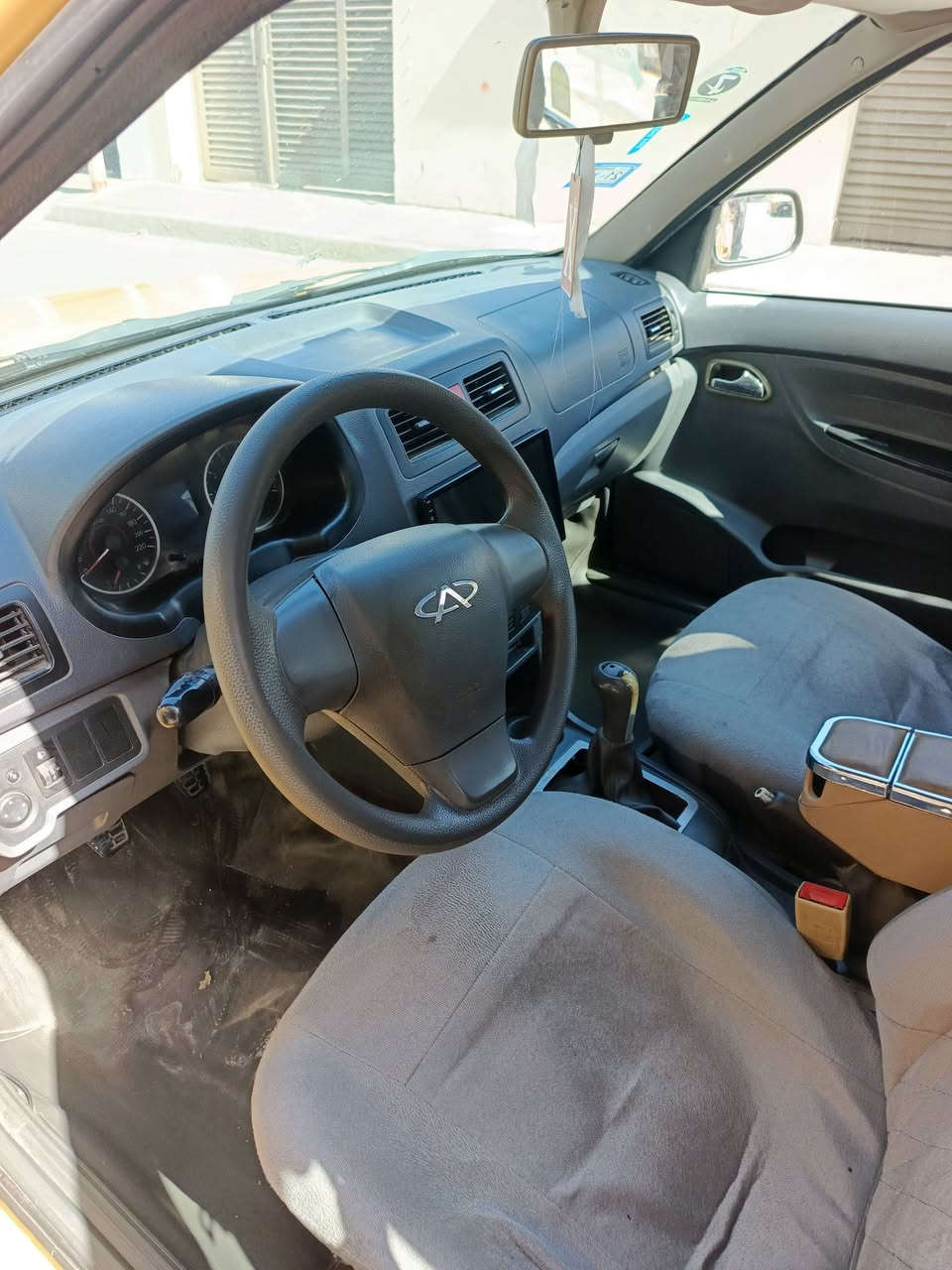 السلام عليكم شيري ميرال للبيع موديل 2016
السيارة بيهه مكانات صبع بس مكفوله من الضربه القوية شواصي لغود مكفولة صبغات بسيطة بيهه 
الصدر امامي خلفي جديد بيدي مبددله شرط التراي كله نافضه من مشط من دبلات من كلشي جديد وتخم تاير جديد هم 
السيارة ناقصه شغلتين المحرك ينقص دهن بس يشتغل طبيعي مابي شي والتبريد يردله غاز لن بلصيف حمت عندي وطار الغاز 
وسعرهه 37 وبيهه مجال 
***********
