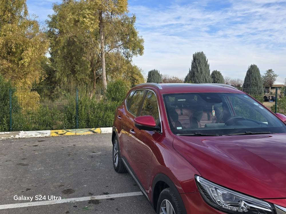 MG HS Trophy 2021 :قەپات مواسەفات فوول فوول مەکینە 2.0 تۆڕبۆ مەڕغوب سەنەوی و هەززەی نوێیە چرکەی تێدا نیە ،  تەنها 49هەزار ڕۆیشتووە ، سپێری دانەبەزیوە  هەموو شتێکی بیلادیە ، سێرڤسی شەریکە ، سفری کوردستان ، دووپارچە   سبوغی هەیە 
pdrبێ لێدرا و بێ ناوگرتن  ، + دووجێ  هەیە 
 
مواسەفاتەکانی :
کوشن هیتەر ، کوشن کارەبایی ،  کوشن سپۆڕت ،ئاوێنە شەفت ، لایت لید ، ناو لید ، لایت ئەتۆ ، ئەتۆ هۆڵد ، ئەوتۆ برێک ، تەحدید سورعە ، شاشە ئەوتۆ ، حەساس ، 360 پلە ڕادار و کامێرا ، پانۆڕاما ، سێ جۆری لێ خورین ( ئیکۆ - سپۆڕت - نۆڕماڵ ) + سوپەر سپۆڕت ، سوکان شەفت ، گێڕی (ئۆتۆماتیک - عادی ) - بەسمە و دەرگا بەسمە ، دژە خلیسک ،برێک دوگمە ، دەبڵ ئەکسل ، گێچ ئەلیکترۆنی ،  زۆر شتی تر .

نرخ: 125$ مەجال
شوێن :هەولێر 
ژمارە : *********** أربيل, العراق
