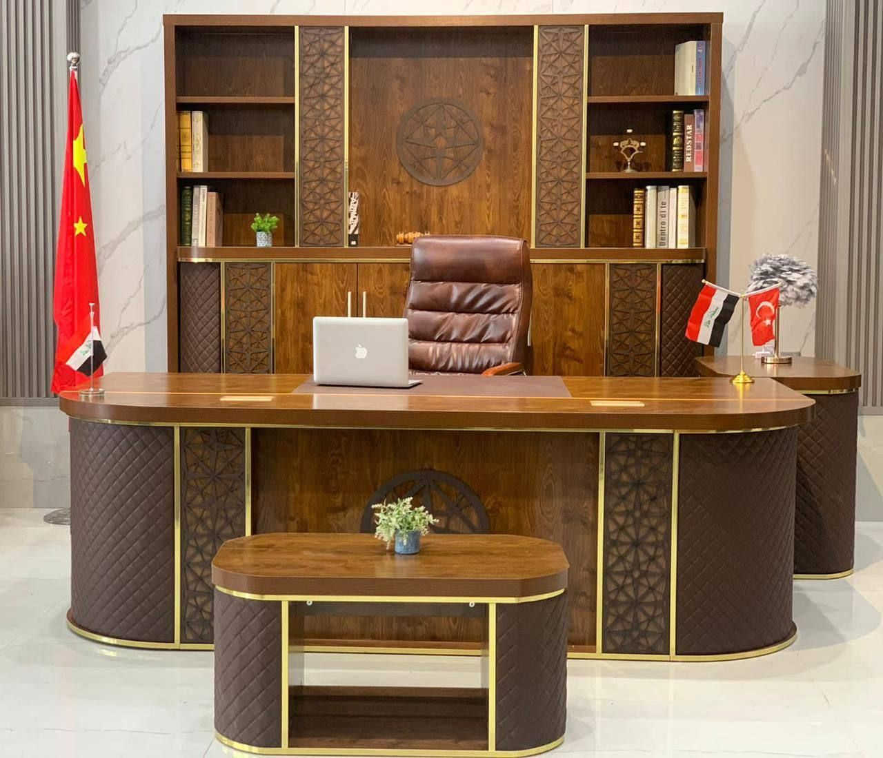 ميز مع بوفية مع طبلة نفس الصورة 
الميز قياس 240 سم
البوفية عرض 80 ارتفاع 195 سم
الطبلة 60 في 90 سم.


**إذا كنت صاحب هذا الإعلان وتريد حذفه لأي سبب، رجاءا أرسل رسالة إلى الدعم الفني**