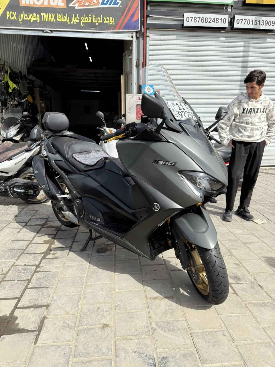 معرض الواثق لتجارة الدراجات النارية
متوفر ياماها تيماكس 2021 
رقم بغداد 
مشروع وطني 
الرقم الانكليزي 
تحويل ثاني يوم 
هزة جديدة جاهزة الدراجة مرورياً وتحويل مباشر 

عداد الممشى 15,000 
بصمة وحدة الدراجة 
زوج اطارات برجستون الاصلي 
مناقصها برغي 
السعر114 ورقة للاستفسار اتصل وتدلل

الاتصال 
***********
***********
