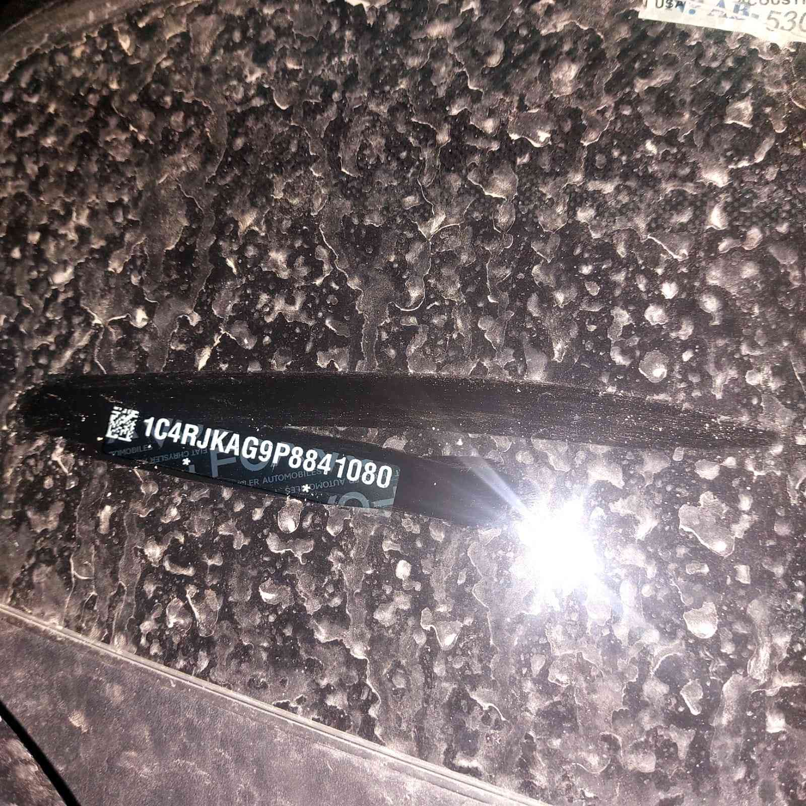 جيب شيروكي وارد امريكي حادثه جدا بسيط للاستفسار *********** البصرة, العراق
