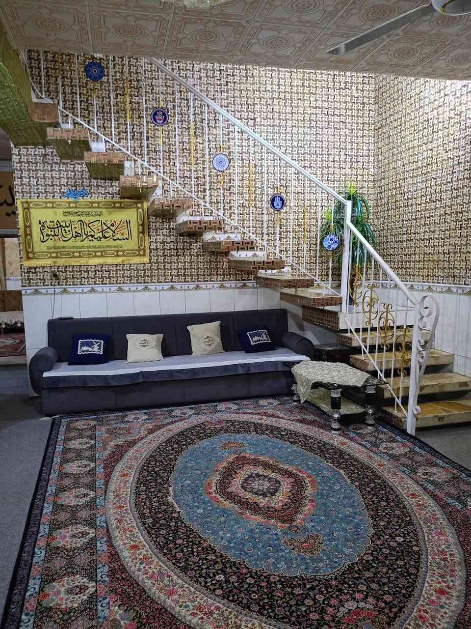 يعلن مكتب عقارات أبو انور الطويسة عن وجود بيت البيع في الطويسه ركن مساحة 225 متر واقع حال 254 متر طابقين يحتوي على 6 غرف نوم وصاله 2 وستقبال ومطبخ وصحيات وكراج بناء 2014 بناء طابوك ابضهر الشارع العام 10 متر مكان راقي ممتاز الستفسار الاتصال//***********//***********// كما نستقبل جميع عروضكم وطلباتكم التجارية والعقارية المكتب مجاز قانونيا المكتب ماقبيل مطعم الحسون عقارات أبو انور الطويسة

