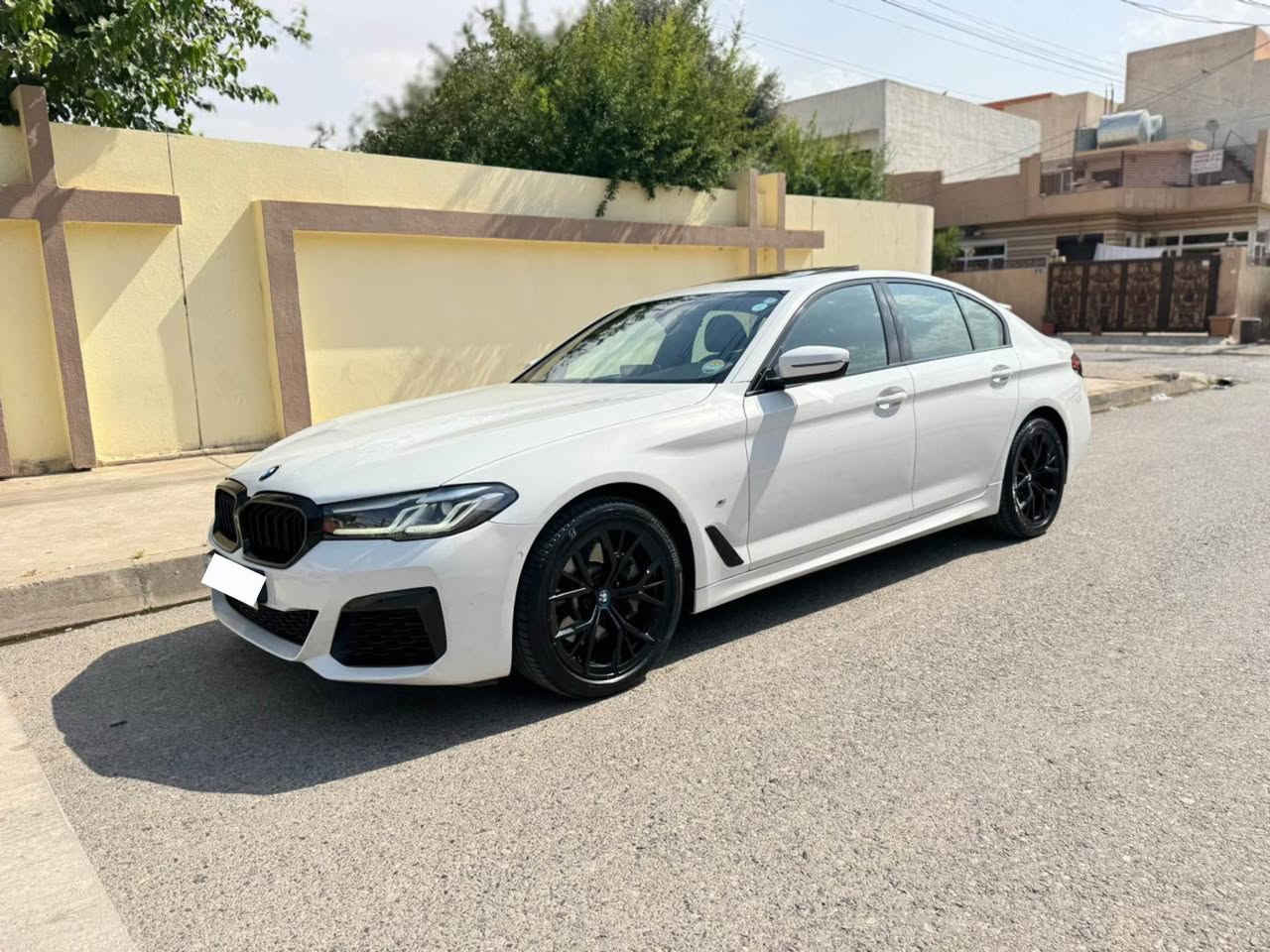 BMW 530i 2021 (Luxury)
بۆ فرۆشتن: ئۆتۆمبێلێک
 مۆدێل: 2021 
 ڕۆشتووە: 80 هەزار مایل
 بۆیاخ: بێ سبوخ (تەنها بستێک پێدرێی PDR هەیە بەبێ بۆیاخ)
 لایته‌کان: Full LED مۆدێل نوێ بە ڕووداکی بەرز و کوژانەوەی زیرەک
 سەقف: سڵاید (Sunroof)
 ناوەوە: کوشنی چەرمی کواڵیتی بەرز + کارەبایی + میمۆری کۆنترۆڵ 
كوشين ٧٠٠
 شاشەکان: شاشەی گەورەی ناوەڕاست (تەچ) + شاشەی دیجیتاڵی بەردەم شۆفێر (ناو شاشەی لۆکس)
 سیستمی زیرەک: Apple CarPlay و Android Auto + کیمەرە و حەساسی پێشەوە و دواوە بۆ ڕاگرتن
 مۆدەکانی لێخوڕین: (Sport, Comfort, Eco Pro)
 دۆخی ئۆتۆمبێل: زۆر لۆک و توندوتۆڵە، هیچ مەسرەفێکی تێدا نییە و سێرڤسی تەواوی بۆ کراوە.
📍ژماره موبايل *********** أربيل, العراق
