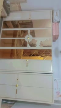 غرفه للبيع استعمال قليل مشتريها م̷ـــِْن معرض مفتوحه مرا وحده عشر قطع ...