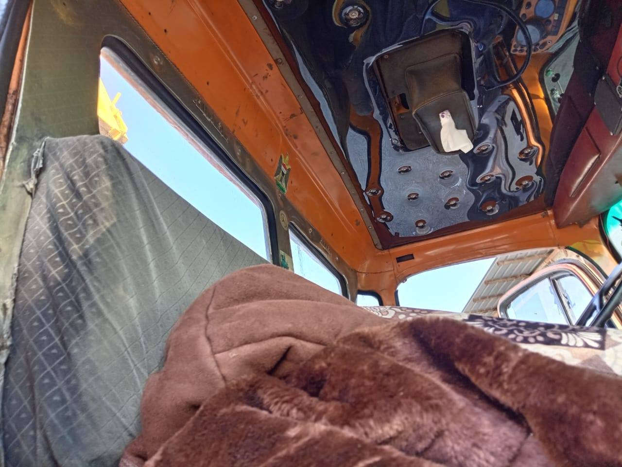 السلام عليكم للبيع سكس طويله مايلر ومطوله موديل ٨١ مجموعه جيف سياره جاهزه للشغل مكانه سياره الرمادي الشراع ‏‪***********
