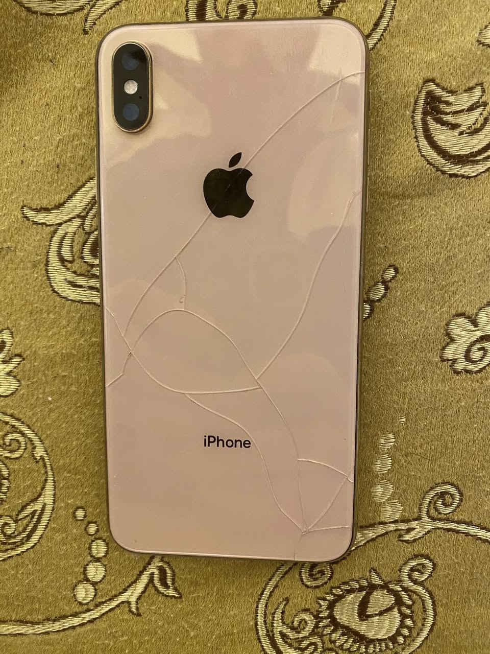 السلام عليكم ايفون x s max ذاكره 256 جهاز بلادي  كاميرا  اكس واحد واكفه  وضهر مكسور فيس ايدي شغال اتصال كامرات مكفول من عدا كامره خلفيه وحده وضهر  مكاني بغداد الأمين الثانيه الاتصال ***********  سعر 160 بي مجال
