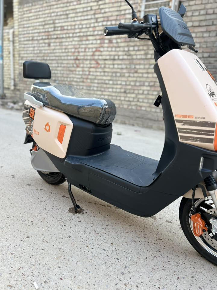 سلام عليكم للبيع ملف ٢٠٠٠ بطاريات ٦ السعر ٧٠٠ وبيه مجال ***********  مكاني بغداد
