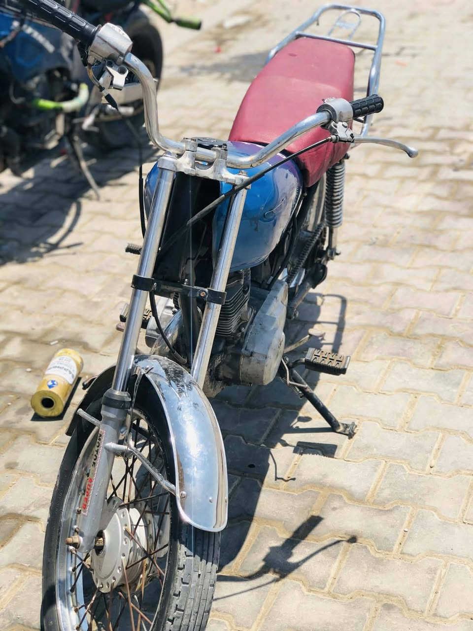 دراجه البيع لا صرف ولا بخار دبلات جداد  دراجه مال شقل دراجه تشتقل بس خانكه ما عرف لو بلك لو كبريته سعرهه 150بيهه مجال بصيط مكاني شركه طارق ***********
