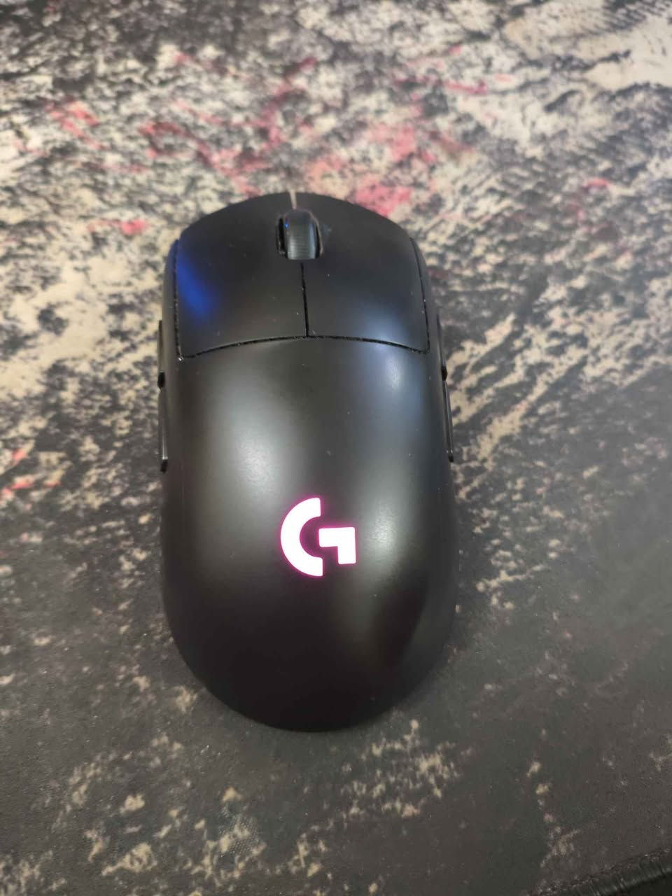 للبيع ماوس logetic g pro Wireless مستخدم يجي ويه كامل ملحقاته و الكارتون الاصلي الماوس نظافته %95% مفحوص سوفت وير کامل و بي بس مشكله کلش صغيره هيه السكرول مرات من تضغطه تعلك شويه بس بالتنظيف تروح المشكله والوياير السحن بي خدش صغير ما عدا هذه الماوس اخو الجديد السعر مالته خاص قفل مع العلم الجديد مالته ب 160-180 الف للتواصل خاص *********** بغداد, العراق
