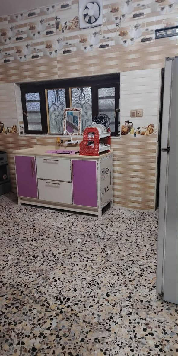 مكتب الخبير للعقار
وجود دار في الدوب خلف العمارات
مساحه ١٥٠ متر بناء طابوك ومسلح
مكونات الدار //استقبال ومطبخ وغرفه نوم وصاله ومجموعة صحيات داخليه وخارجه وكراج سياره
الطابق الثاني //غرفه نوم
السعر //57
للاستفسار مراجعة المكتب مقابل مركز الشباب الدوب
اتصال //***********
