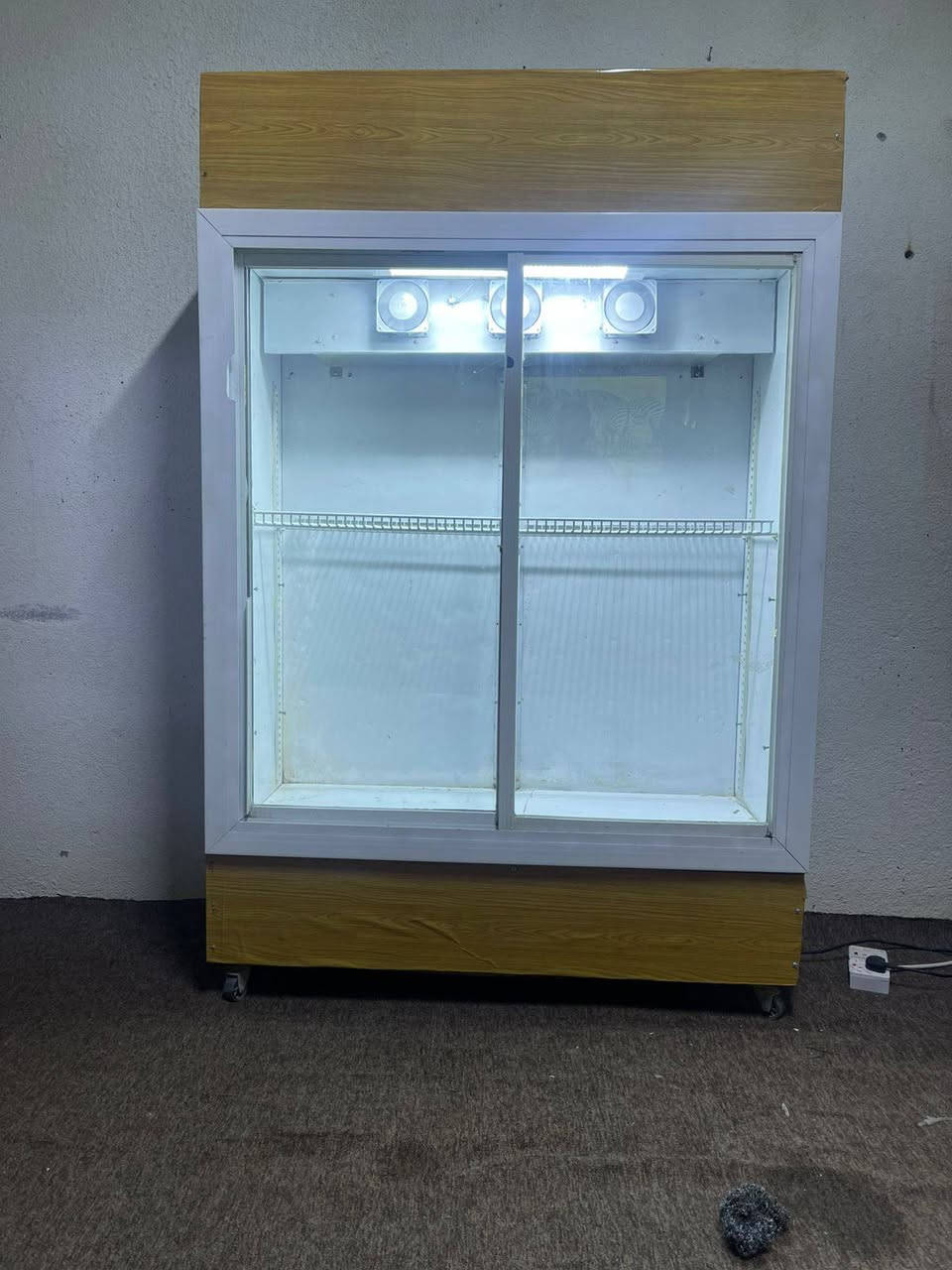 عارضة للبيع باله مال كويت شرط الشغل (العرض ١٣٠)(ورتفاع ١٩٦)الاتصال على واتساب ***********
