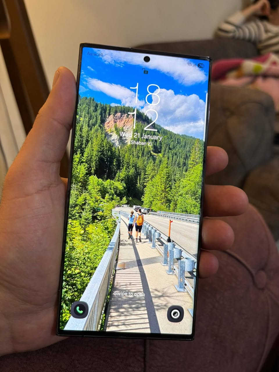 السلام عليكم s23
جهاز اخو الجديد شخط مابي انطي بي ضمان لان جهازي واعرفه سعر 800 الف الجهاز شرق اوسط ذاكره 256 
رقمي ***********
