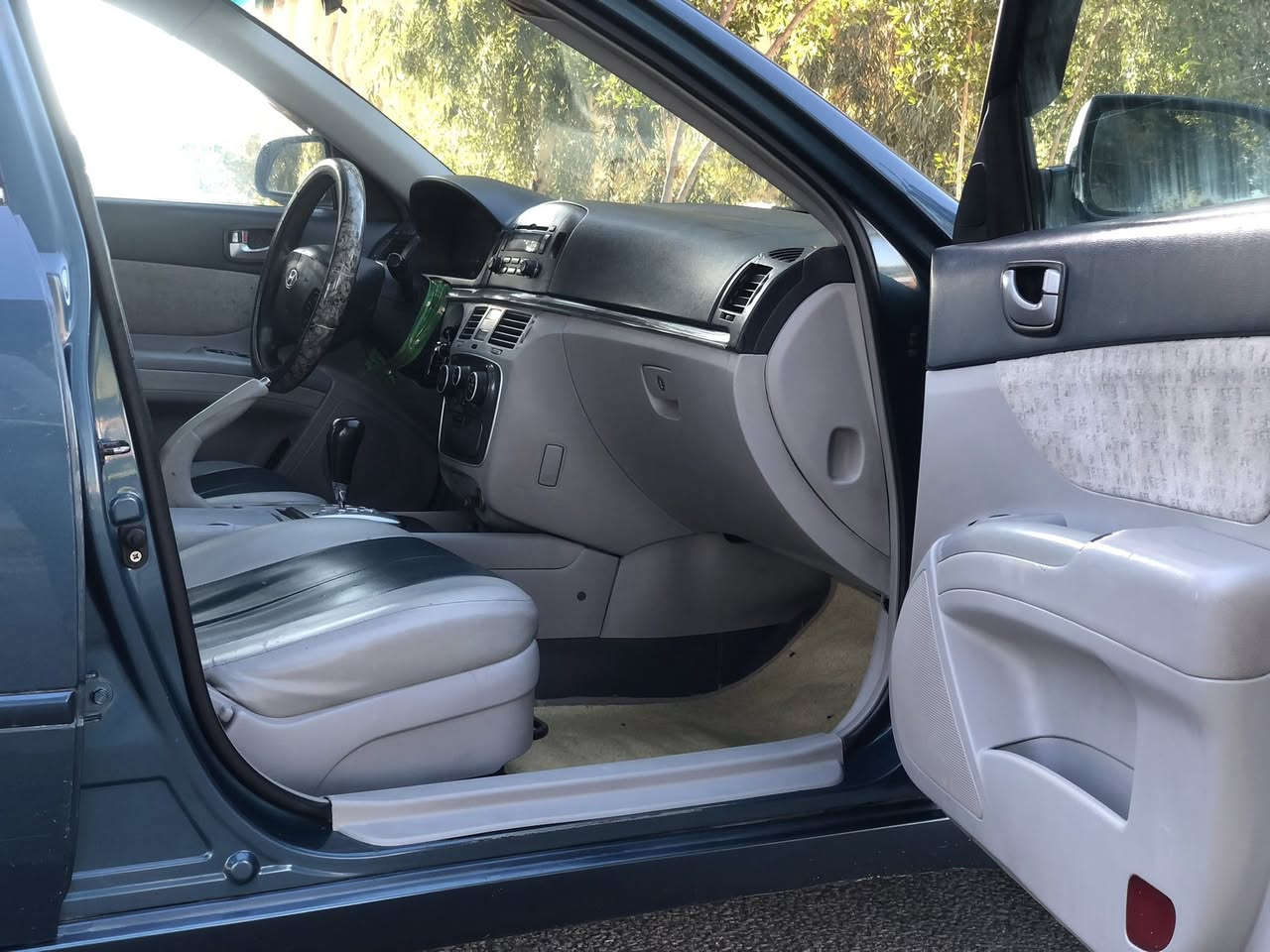 السلام عليكم سوناتا 2006 امريكي حادث جاملغ امامي مبدل السيارة بيه قطع صبغ ابيع احزام مكينه 2400تبريد ثلج  فتحه صنروف تحكم ستيرن تخم تاير جديد رقم بغداد دولي سنويه ل30 شرط التحويل مكان بابل سده الهنديه رقم الهاتف ***********
