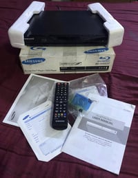 مشغل بلوراي • سامسونج • مرفقات