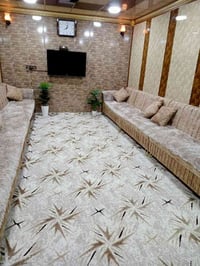 للبيع قنفات وسجاد طول القنفات 10.5 متر عددها 7 قطع السجاد طوله 6 متر و...