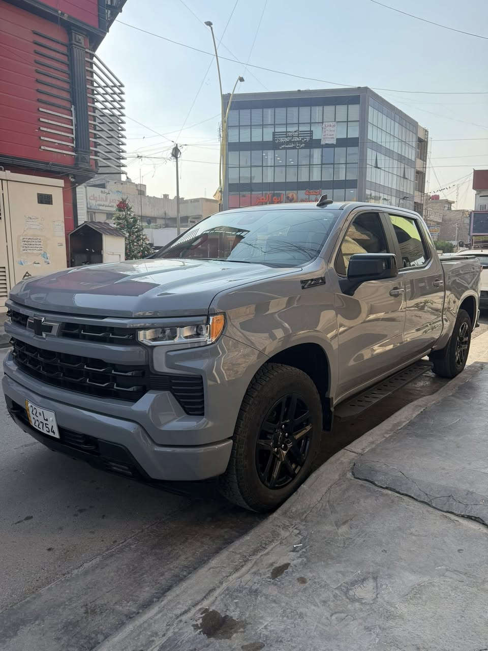 � للبيع شفروليه سلفرادو Z71 موديل 2025
• استيراد شخصي

 • فل مواصفات

 • الكير طرح طيارة 

 • المحرك: 5.3L

 • الدفع: 4*4

 • اللون: اسمنتي

 • الممشى: 26,000 كم

✨ المواصفات:

 • شاشة كبيرة

 • باب طويل بدي قصير 

 • نظيف جدًا

 • باب خلفي كهرباء ثلاث قطع 

 • السيارة استخدام شخصي ونظيفة جدًا

 • بحالة شبه جديدة

   دبل صالنصه 
    
شباك خلفي كهرباء 

⚠️ ملاحظة بكل شفافية:

 • حادث بسيط جدًا

 • ضربه خفيفة بالتاير الخلفي

 • بيه بارد تقريبًا كد شبر

 • صبغ كد شبر ونص بالدوسة الجوه

 • جميع التفاصيل موثّقة بالصور

 • صور الحادث متوفرة للجادين

العنوان / بغداد زيونة 

📸 كل شيء موضح بالصور بدون إخفاء أي معلومة

💰 السعر: يُذكر / 48000$

📞 التواصل: اتصال أو واتساب ***********
