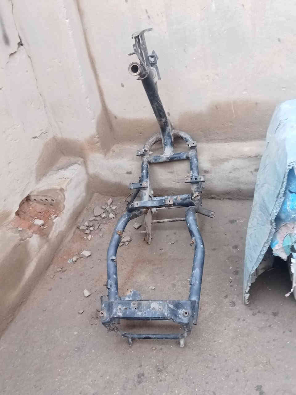 شاصي ماكس منغولي ب 75 قفل
ناصرية مركز سكك.      بس شراي يدخل خاص
***********
