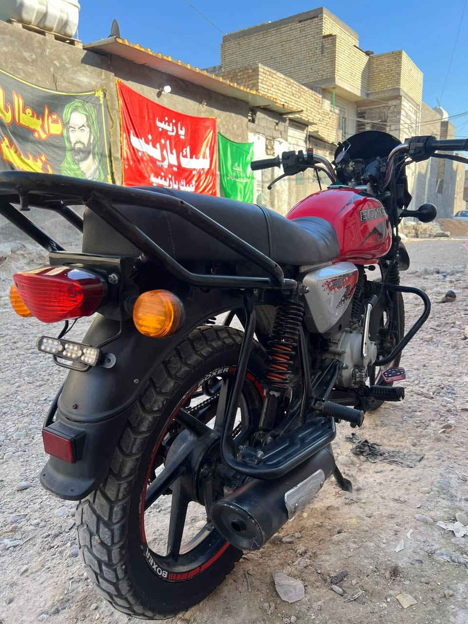 سلام عليكم 
بوكسر موديل 2021 
رقم بغداد بسمي مجفته تجفيت شركه مابيها نقص 
سعرها 1900 وبيها مجال
 رقم الموبايل ***********0
