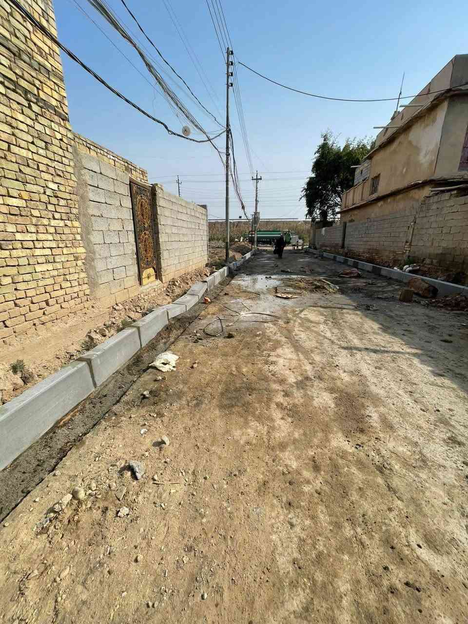 يا الله مقاول ثانوي +خلفه كربستون مقرنص ساقيه انتر لوك 
صب شوارع صب جملونات شوارع حدايق صب سقل تطبيك الكربستون مقرنص بازلت  نشتغل في كل مكان اسعار مناسبه وشغل درجه اوله ***********
