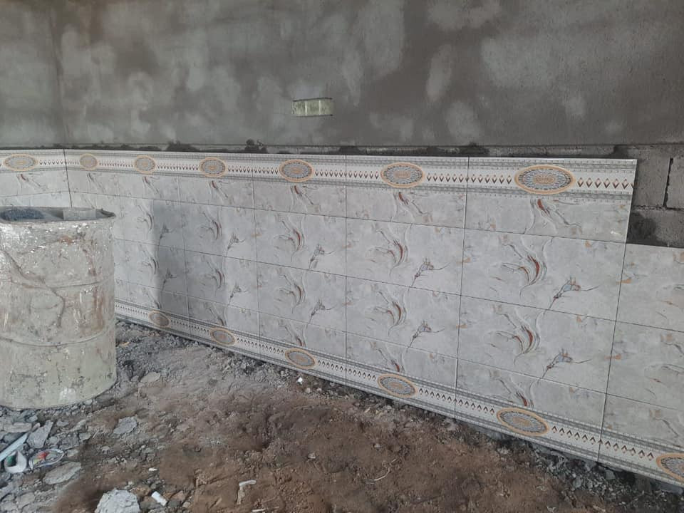 دار متكامل للبيع يتكون من ٣ غرف ديوان مطبخ حار وبارد صالة مع موزع على الغرف مع مجمع صحيات بالاضافه الى حديقة مساحة البناء ٢٢٥م مساحة القطعة ٩٠٠م بناء درجه أولى الموقع سفوان مقابيل المستشفى الجديد للاستفسار على الرقم ***********
