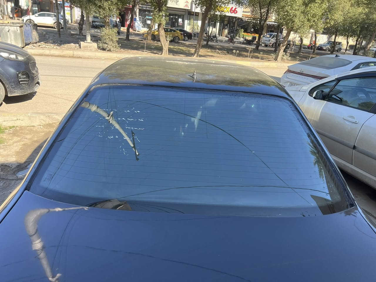 السلام عليكم 
1995 BMW
530iاصل 
هزة جديدة 
منضومة زنون
ويل نجمة 18علي طخم اخو الجديد
تعمير جديد
رقم نكليزي جديد تحويل ثاني يوم
مكان بابل مركز
السعر 70 وبيها مجال  
الرقم*********** متواجد واتساب
