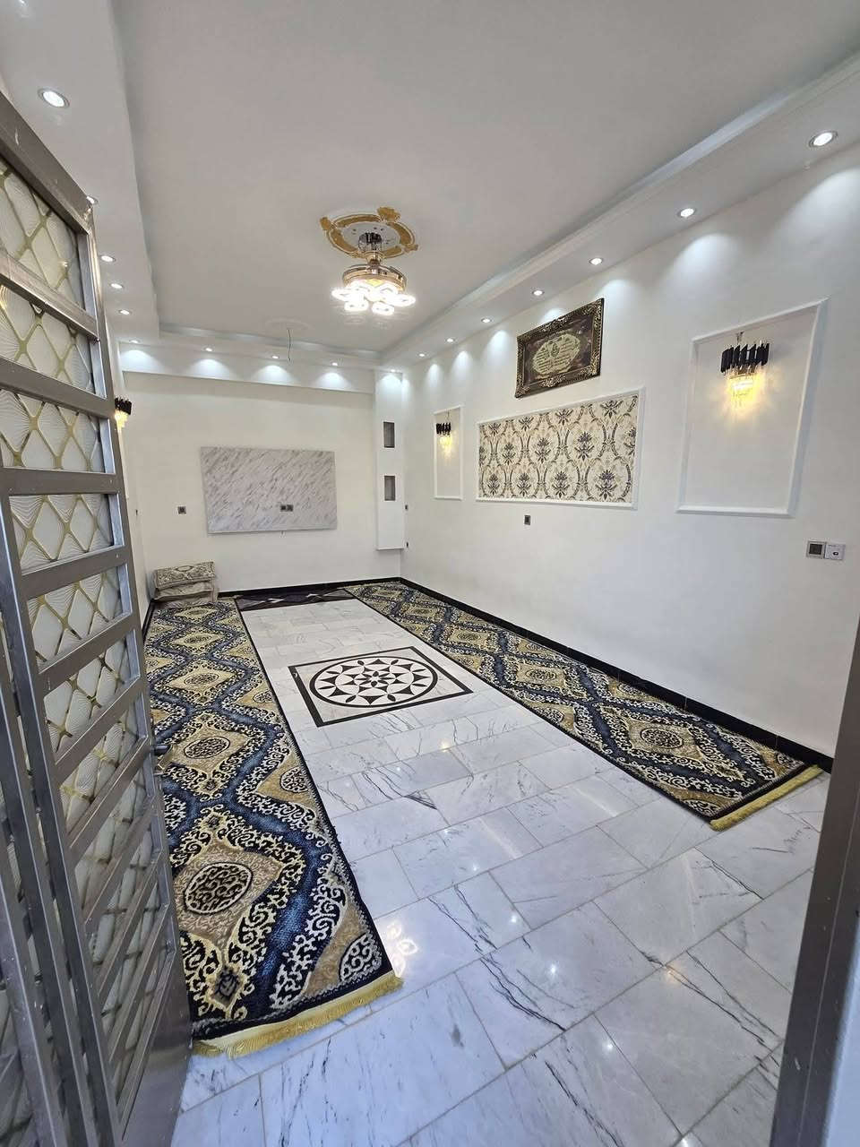 السلام عليكم
دار للبيع طابقين ونص بناء 2024 العنوان  قطاع 38 الشارع العام للاستفسار الاتصال على الرقم ***********
