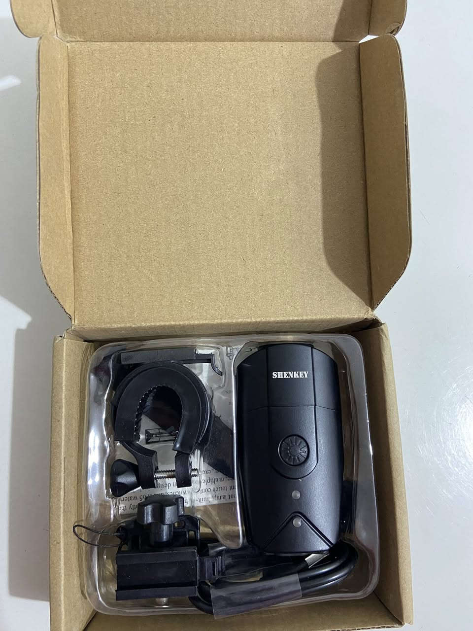 السلام عليكم
جهاز اضاءة للدراجة قطعة تخبل ويشتغل 3 انواع اضاءة خفيف قوي ورماش وجديدة بل كارتون

 السعر 6 الف


**إذا كنت صاحب هذا الإعلان وتريد حذفه لأي سبب، رجاءا أرسل رسالة إلى الدعم الفني**