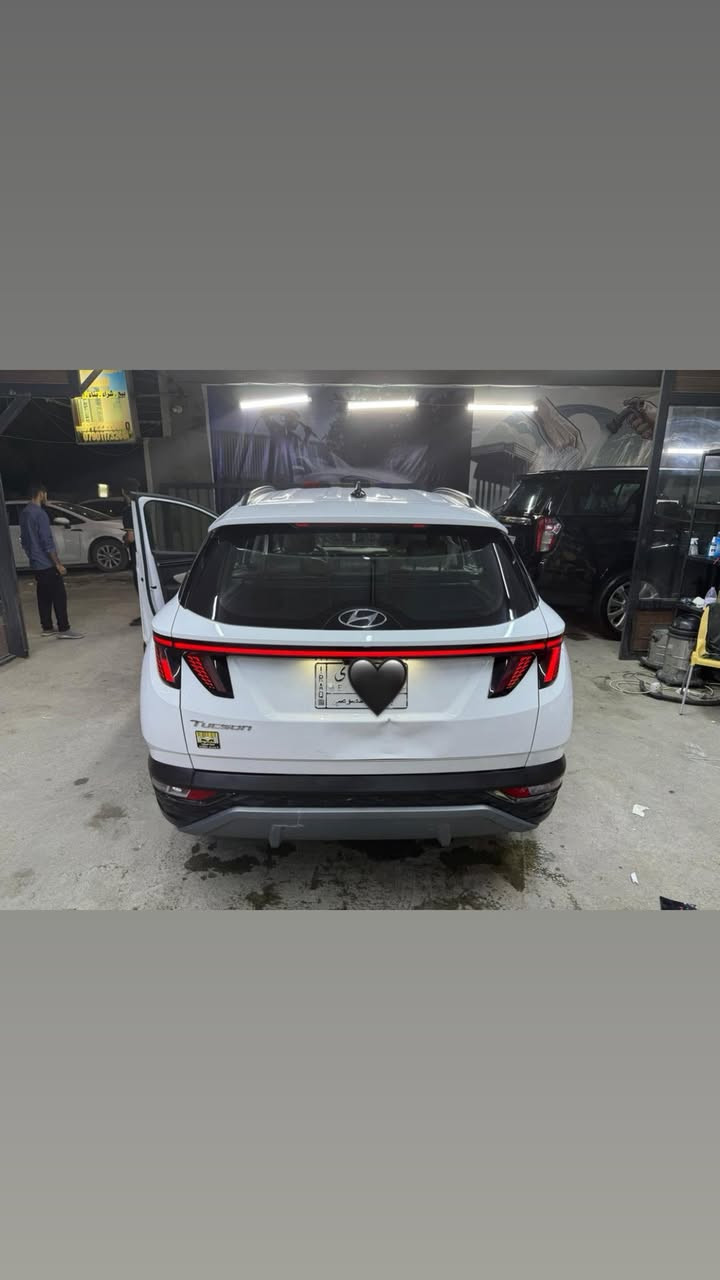 السلام عليكم توسان خليجي ٢٠٢٤ ماشية10.000 كيلو بس السيارة بيها بس رصعة بلصندوك  سعرها 21.400 وبيها مجال مكاني المنصور ***********
