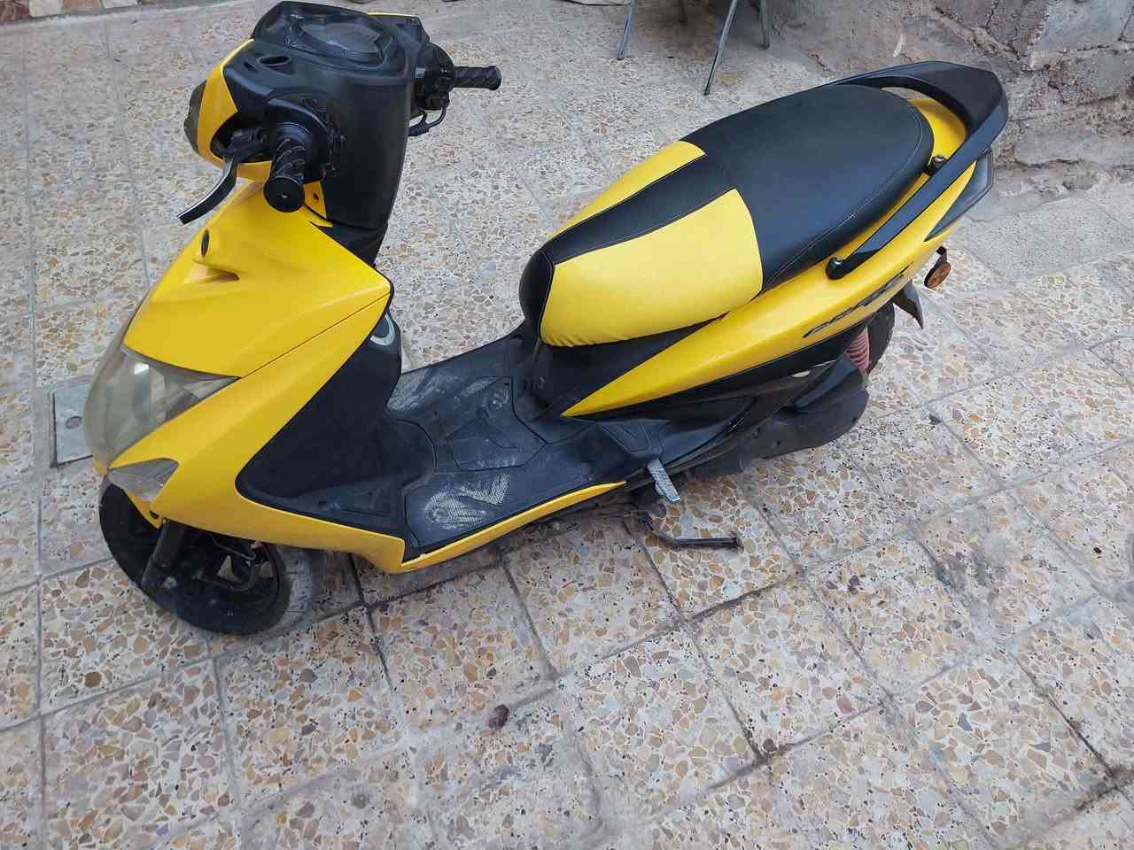 السلام عليكم
دراجه سكنس للبيع
نضيفه وكلها شغاله
السعر 650 وبيها مجال


**إذا كنت صاحب هذا الإعلان وتريد حذفه لأي سبب، رجاءا أرسل رسالة إلى الدعم الفني**