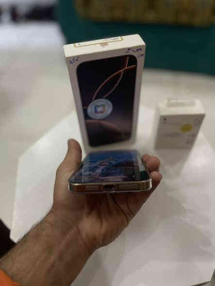 سلام عليكم ايفون 16 برو ماكس شرق اوسط وتر برو بعده بضمان فاتحه شهر السادس بهاي السنه يعني صارله ٤ اشهر من مفتوح الجهاز ذاكرته 256 نضافته ١٠٠٪؜ بعده بضمان بطاريته ٩٨٪؜ مشحون ٢٠٠ مره اطيك بي ضمان ٣ ايام ولابي شخط وياه الجهاز الباكيت الاصلي مالته وشاحنه وكيبل اصليه وكفر شفاف وعدسات ولزكه كلهن اصليه من مركز ابل ستور الجهاز ١٤٥٠ وبي مجال حك الجيه وجهاز مالت بيت استعمال شخصي محافظ علية كلش شحنه يطول يوم ونص بهل الحدود الموشراي لايكسر بلسعر 
رقم الهاتف ***********
