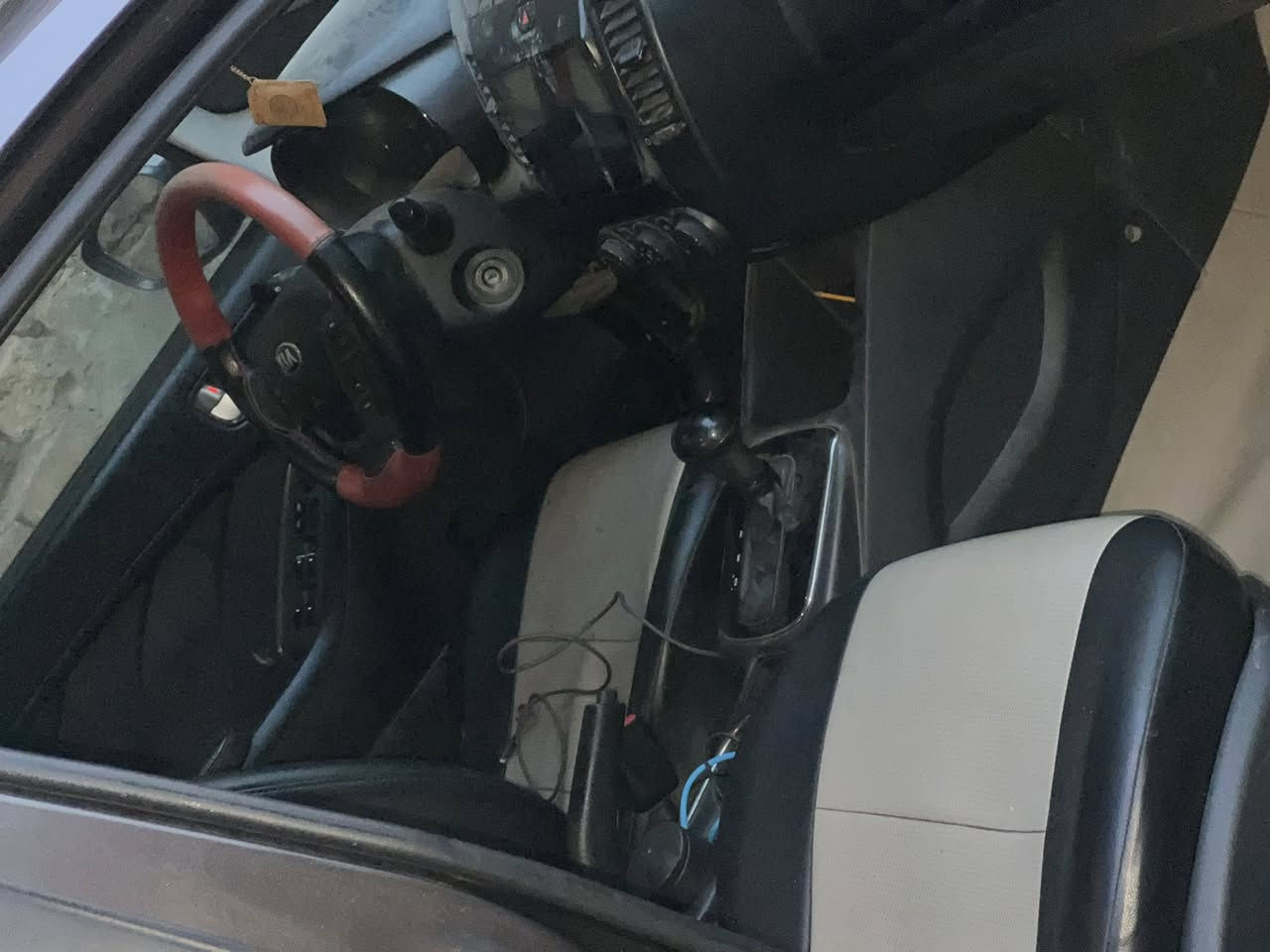 كيا فورتي موديل 2017 
مبدل   جاملغ وبنيد موضح بالصور  
لغد شاصي مكفول 
وبيهه طخه بالدوسه وبالجاملغ 
كير at  
محرك 2000 دوش 
بيهه كازكيت مبدل فقط 
ماشيه 107 الف ميل 
سنويه وهزه ورقم بغداد جديدات 
شاشه كبيره مواصفات نص فول 
السعر 115 وبيهه مجال 
للأستفسار 
***********
