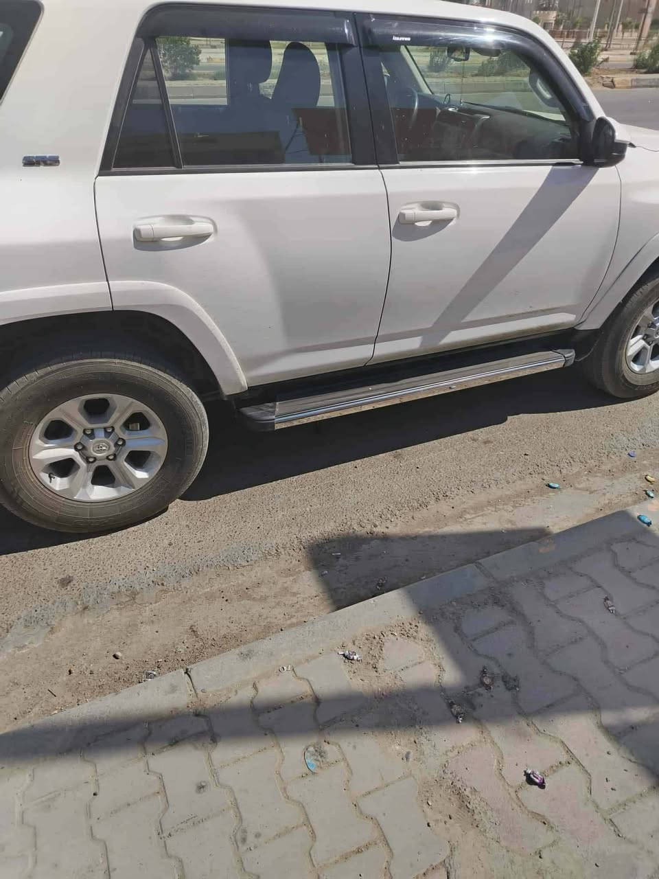 السلام عليكم فور رنر بيضة ٢٢ بيها جاملغ وبنيد ٥راكب توويل مرقم بغداد ٢٨٠ للاتصال ***********
