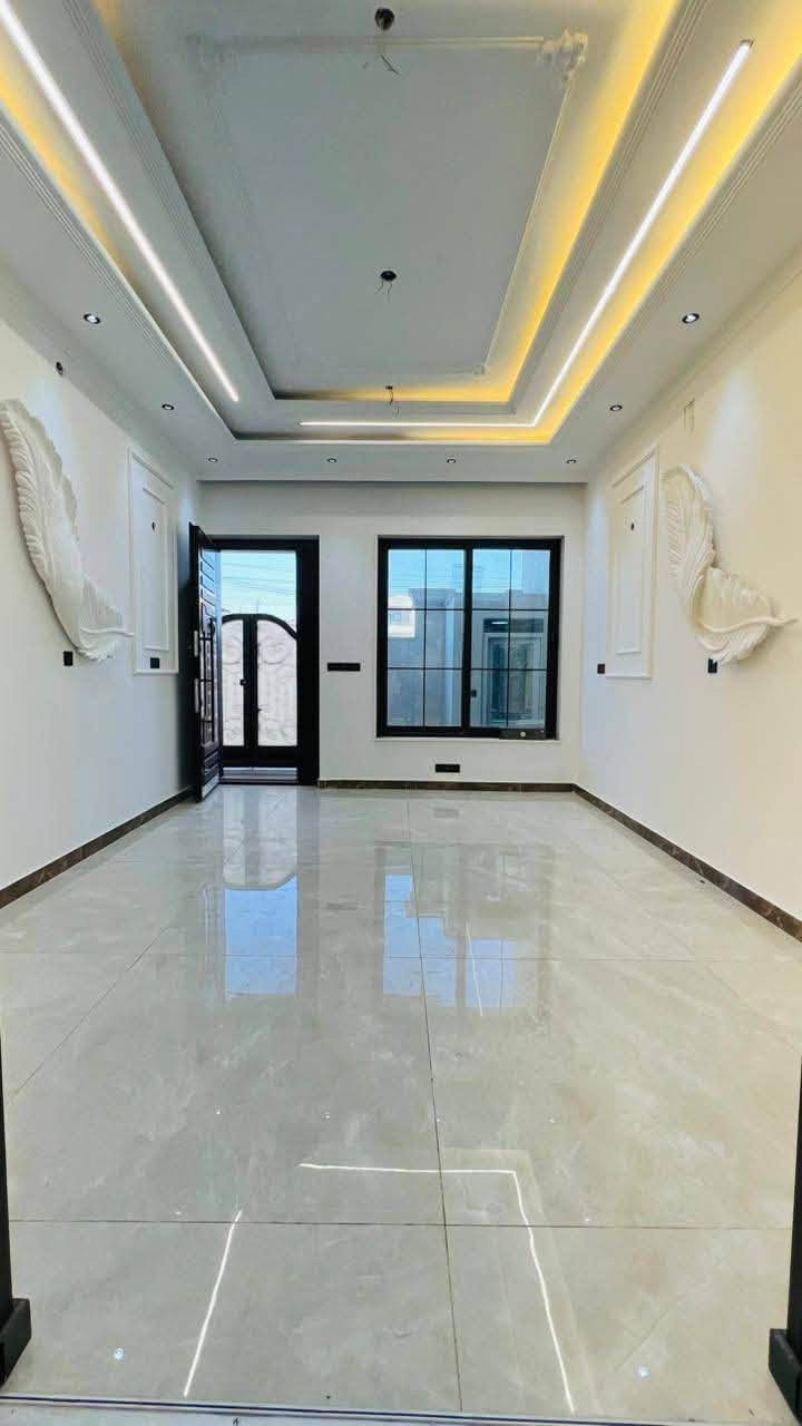 فرصة ذهبية للسكن الراقي
#مكتب_الودق_للعقار
🏡 دار فول مودرن للبيع في شارع فلسطين – حي العقاري
إذا تدور على بيت جاهز بأحدث التصاميم وموقع مميز، هاي فرصتك لا تفوتك!
📐 المساحة: 150 متر
📏 الواجهة: 6 متر
📏 النزال: 25 متر
🏗️ سنة البناء: 2025
✨ تفاصيل الدار:
▪️ صالة عائلية واسعة
▪️ استقبال أنيق
▪️ مطبخ حار وبارد
▪️ خدمات متكاملة
▪️ 5 غرف نوم ماستر
🌟 مميزات الموقع:
✅ منتزه مباشر أمام الدار
✅ شارع عريض 20 متر
✅ منطقة راقية وهادئة
✅ قريب من جميع الخدمات الرئيسية
✅ بناء حديث وتشطيبات فاخرة
💎 دار يجمع بين الفخامة والراحة والموقع المميز… جاهز للسكن الفوري.
📞 للاستفسار والمشاهدة:
***********
#مكتب_الودق_للعقار
#شارع_فلسطين
#حي_العقاري
#عقارات_@الجميع
