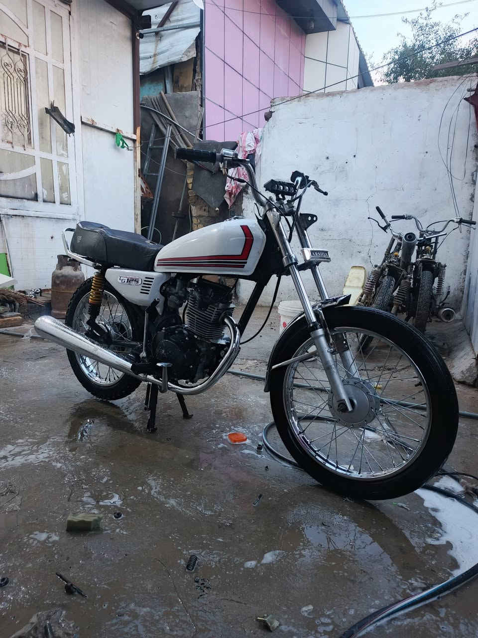 سلام عليكم 4 كير كلك بيها رقم شاصي تعمير جديد شاصي 18 تايكر ومكينه ارديكو تجفيت جديد كلاجات جدد صبغ حراري القباقه شوفت عينك غراض دراجه كله جديد 350 مكاني بابل الحله شارع 80 مال كربلاء ***********
