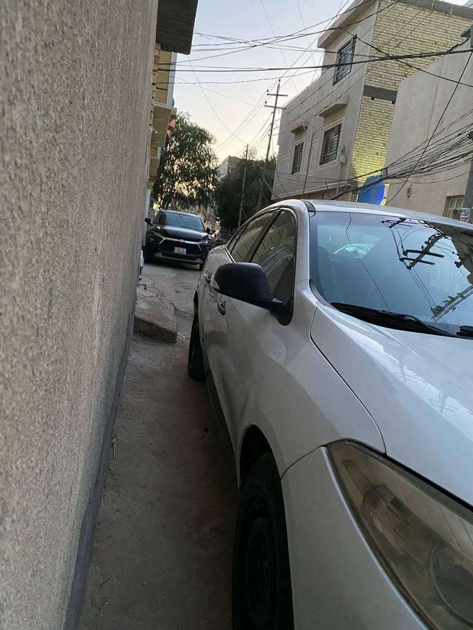 سلام عليكم حبايب 
رينو فلاونس موديل 12 للبيع 
رقم بغداد الجديد مشروع وطني تحويل ثاني يوم 
اخوان السيارة مكفولة كفاله عامه ما عدا الجاملغ الخلفي بي بارد اقل الشبر ورصعه بل قماره اثر سوبايه السياره جاهزه وكل نقص مابيها كير محرك قبق اصفر المرغوب تبريد خير من الله تخم تاير السياره جاهزه السعر 65 وبيها مجال مكانك كربلاء المقدسة حي الزهور 
***********
***********
