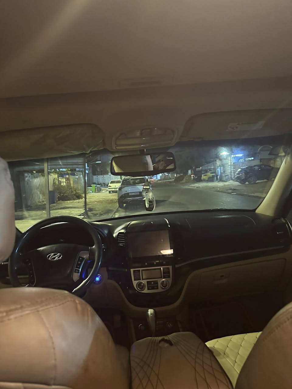 سنتافيا ٢٠١١ فول مواصفات
خليجي كير مكينه جيد 
صدر ٥٠٪؜
بيها ملاحظات بسيطه 
رقم بغداد باسمي 
سونر مرفق بالمنشور 
السعر ١٣٥ 
ماشيه ٣٣٠٠و
***********
