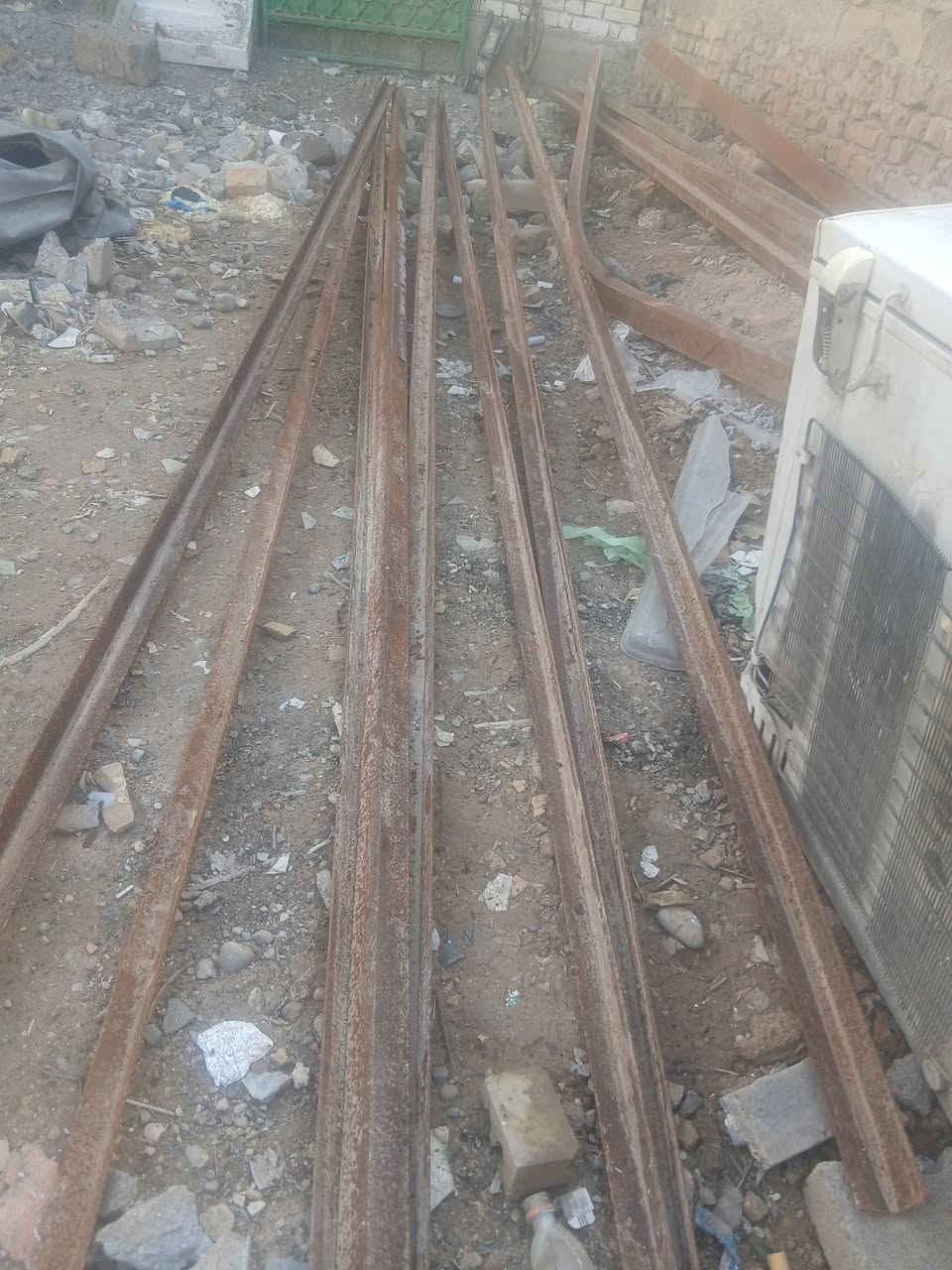 البيع بغداد حي نصر قرب المعارض ***********
