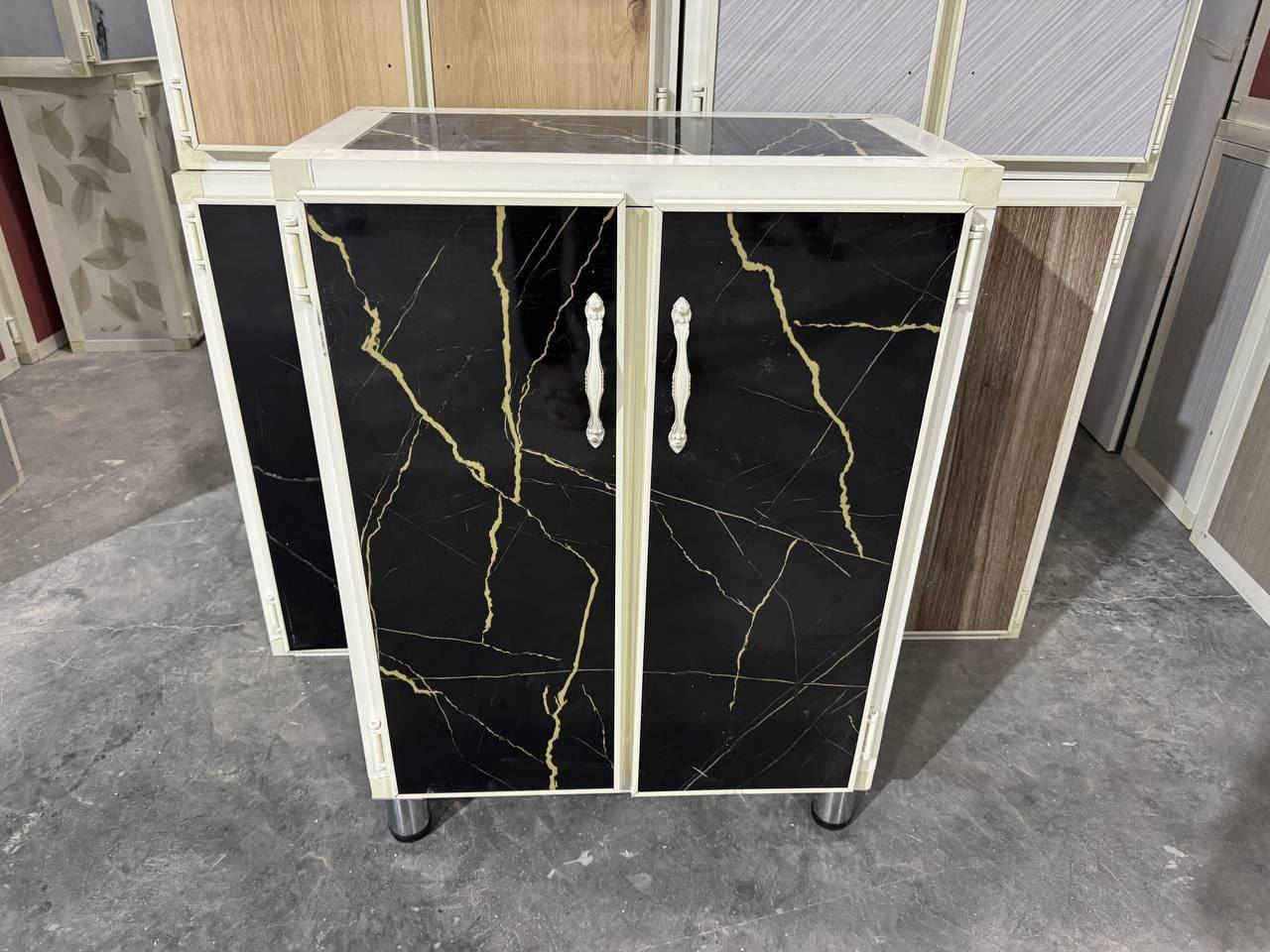 بوري ألمنيوم عالي الجودة.
 • رفوف كابون: تمنع الروائح وتحمي الأحذية من الغبار، ومياه الأمطار، وأشعة الشمس.
 • أرجل سل استيل لمتانة وثبات أكبر.
 • عدد الخانات: 4

📏 القياسات:
 • الارتفاع: 90 سم
 • العرض: 70 سم
 • العمق: 36 سم
السعر ب70


**إذا كنت صاحب هذا الإعلان وتريد حذفه لأي سبب، رجاءا أرسل رسالة إلى الدعم الفني**