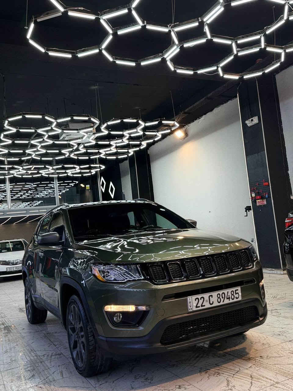 سلام عليكم اخوان 
للبيع او مراوس بكورلا هايبرد او بي واي دي 
قبل كلشي تفاصيل كامل مكتوب ويا الصور لتوضيح فقط🌹جيب كومباس 2021 مواصفات ثمانينيه اعلى مواصفات بهاي الموديل يعني مواصفات فوول الفووول. 
سعر تحطيم الاسعار.  وارخص سعر بكل العراق بهل مواصفات
للاخير للبيع  بسعر مناسب حسب مواصفاته بلاش 
(بكل معاني احب كل يستفاد) سعر 128 ورقه بي مجال بسيط لطيبين سياره استخدام  مال بيت 

ملاحظة:سياره ضرره بنيد فقط صور الحادث مرفق ويا الصور
السارة عمرتها تعمير درجة اولى بچم كامل مال تفصيخ من محل بركات بالكاضمية شرد ولا گلوب مشتغل بالدشبول 
 ومحرك مرغوب 2.4 تنفس طبيعي يشتغل بكل انواع بنزين
مواصفات سياره ثمانينيه يعني فوول الفوول
سياره ماشيه 80 ميل فقط 
مواصفات
لون مميز
لون زيتوني احلى لون
بصمه
بانوراما 
دبل كير
كيرعادي+اوتو
نمره الكير 8
بيبان بصمه
دخول ذكي
تشغيل عن بعد
سايد بريك بصمه
اوتو ترافيك
شاشه كبيره
كاميرا خلفيه
كاميرا دواره
دبل كير 
كير عادي+اوتو
فور ويل 4+4
بانوراما طحنين
او دبل سلايت
كشنات جلد
كشن كهربائي
كشنات هيتر
كشنات حضن
تبريد قطعتين
ستيرن هيتر
عدد ايرباكات 10
ايرباك كشنات عدد 2
ايرباك دشبول عدل 2 
ايرباك تكم عدد 6
نظام  تحديد سرعه 
فوليوم جهتين
مانع انزلاق
جامات اوتو
امرايات كهربائي
امرايات هيتر
امرايه داخل فوتو عاكس ضواه
جامات متحرك كهربائي
سماعات ALPINE
سيستم كامل
داممك خلفي  اوبشن
نظام فور باي فور 
Auto+Snow +Sand +mud
بلاجكتور
بعد بي هواي مواصفات
مكان السياره # بغداد
للاستفسار اكثر *********** I’m
