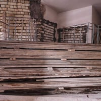 قالب خشب كامل للبيع  جكات عدد تقريبا ٤٠٠ جك قياسين طويل وقصير   العنوا...