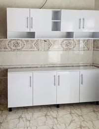 كاونتر للبيع. استعمال سنه  فقط سعره ١٨٠ الف ٠٧٨٠١١٠١٨٧٩