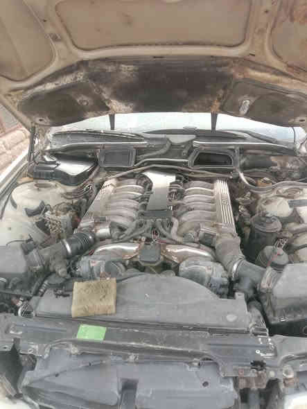 السلام عليكم سياره للبيع مكينه 12vكير جدد كفاله حداديه 90 بل100 تبريد يعني جاهزه السياره طفت  اوماكو اختصاص بلناصريه واني ما اريد اصير حقل تجارب اريد ابيعه عله عطله يعني ابيعك طافيه بس اكفلك المكينه والكير السيارة رقم بغداد انكليزي سنويه لل28  والسعر اتصل اوتدلل موجود فيس او اتصل *********** السياره حالين بلناصريه
