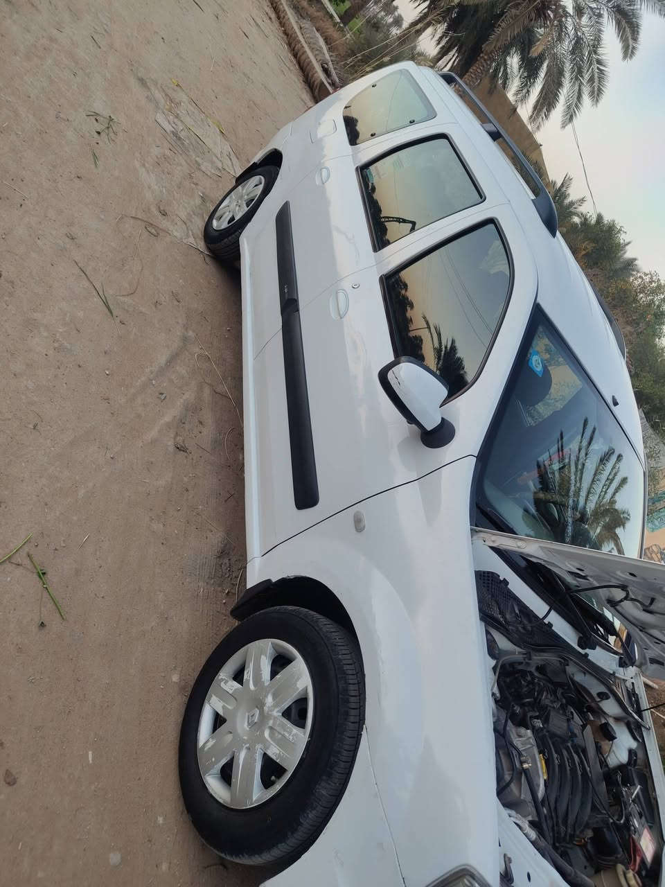 سلام عليكم رينو لوكان موديل عشره مكفوله من الضربه القويه رقم انكليزي محرك جديد صارله  فتره من بدلته وكنبريسر جديد حاويه وتخم تاير    جديد سنويه سنت 29 وهاي السياره كدامكم وسعر خاص  *********** ديوانيه غماس
