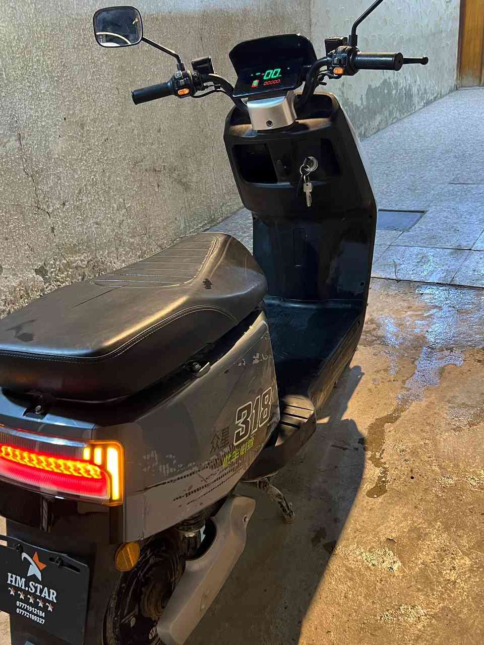 السلام عليكم   دراجة شحن
المواصفات 
السرعة الحقيقية 60km
تقطع بالشحنة الواحدة 50km
نضام ال(R) رجوع الى الخلف 
نظام مثبت سرعة 
نظام تحديد العطل 
لايت زينون عالي ناصي
السعر 500 وبيهة مجال 
للاستفسار ***********
