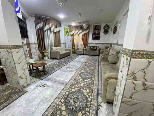 السلام عليكم 
بيت 200متر زراعي تبليط قريب الشارع الرئيسي مبلط  للبيع طابقين نادر 3التاجيه قريبه على مجمع السجاد السكني 

الطابق الأرضي استقبال و مطبخ و غرفه ظيوف و غرفه نوم و دورتين مياء داخليه و خارجيه 

الطابق الثاني غرفتين نوم و صحيات 

البيت للبيع مع أثاثه و غرفه النوم موظحه بل صوره 

السعر (105)

للاستفسار :***********

0780458120
