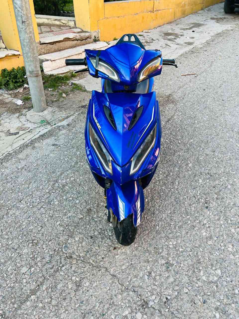 السلام عليكم دراجه للبيع سرعه 120 ماكينه ناسه دراجه كل شيء شغال هندر سلف على جيج البنزين كيلو متر شغال يشاير لايت كل شيء شغال وايرمانيا نظافه حسب الصوره بمجال بسيط سعر 350 المراسل على الخاص او الاتصال على الرقم بي واتساب ***********
