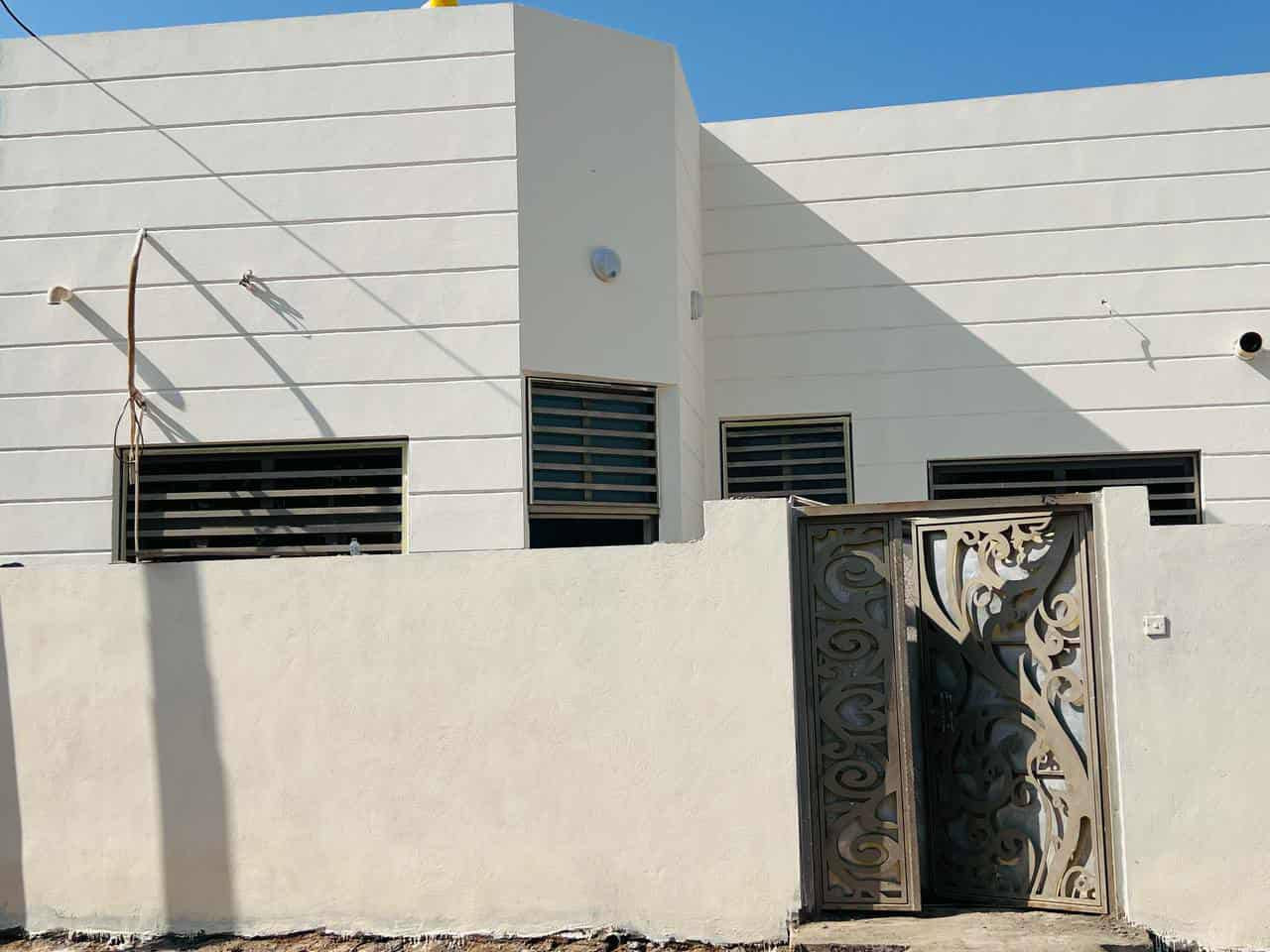 السلام عليكم بيت للبيع طابو زراعي سند 25 المساحه 200 م يحتوي على غرفة نوم عدد 2 +صاله + استقبال+ مطبخ  العنوان حي الأمين الثالثه خلف معمل الكاشي للاستفسار ***********
